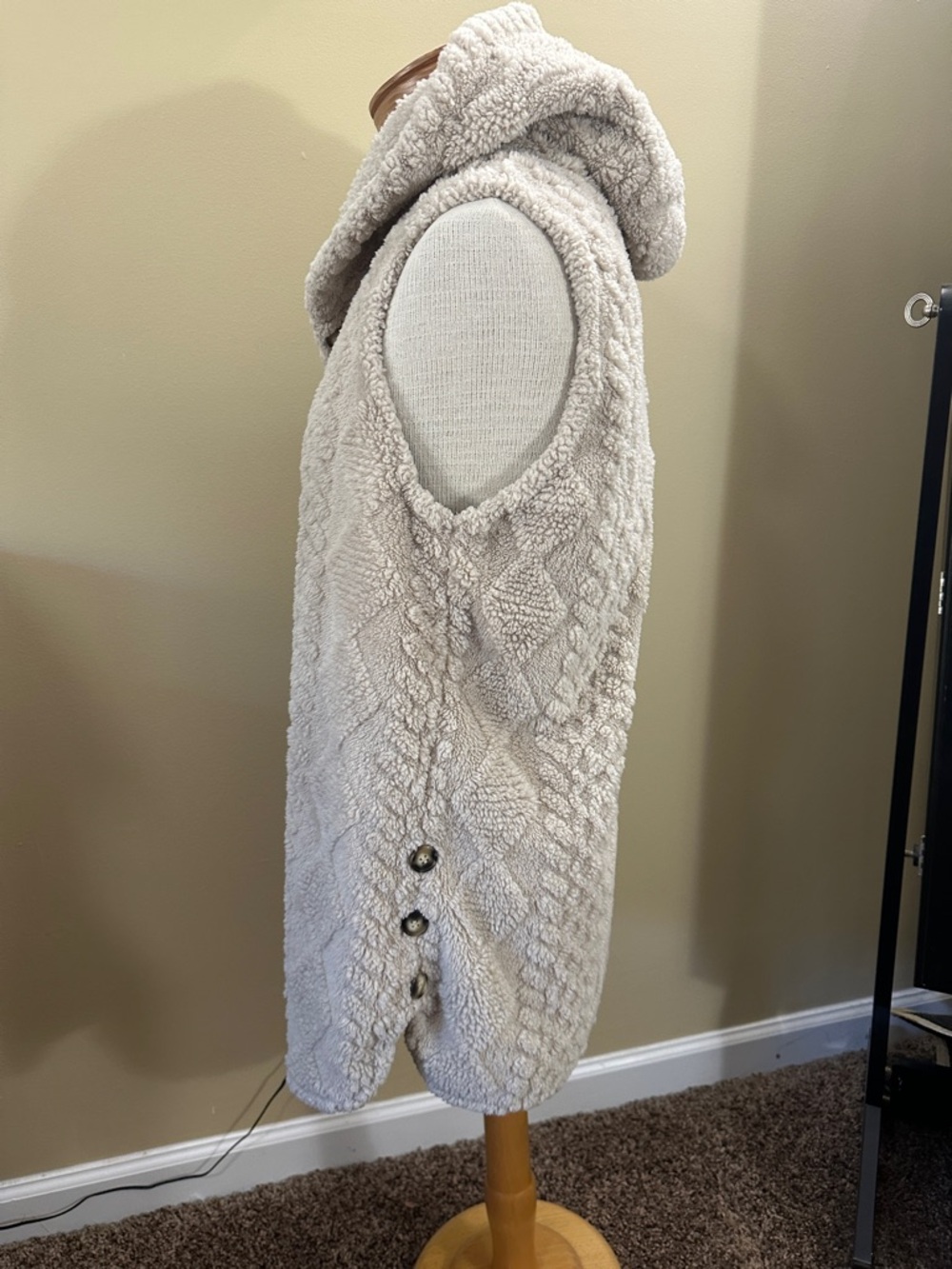 SHEIN Cream Hooded Cable Knit Button-Front Cardigan Vest - Picture 4 of 9